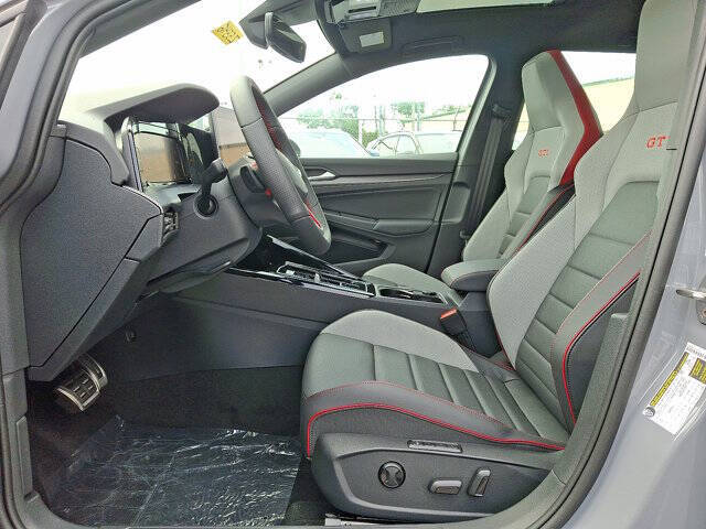 2025 Volkswagen Golf GTI Autobahn