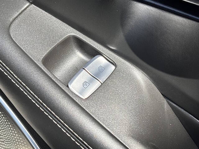 2018 Genesis G90