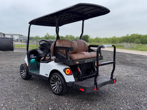 2026 E-Z-GO RXV 4