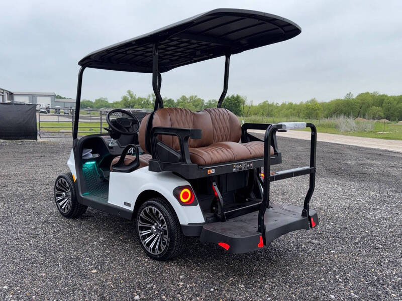 2026 E-Z-GO RXV 4