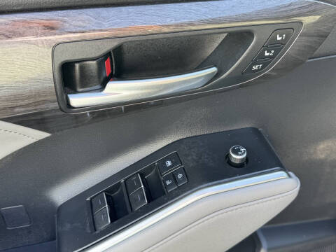 2021 Toyota Highlander Platinum