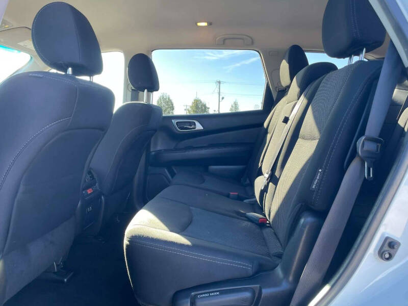 2020 Nissan Pathfinder SV