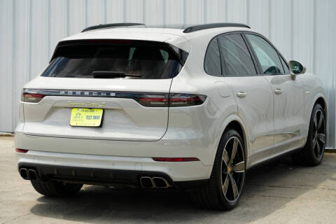 2022 Porsche Cayenne Turbo S E-Hybrid