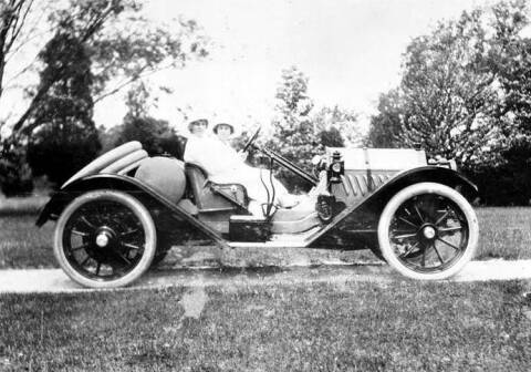 1912 Oldsmobile Defender