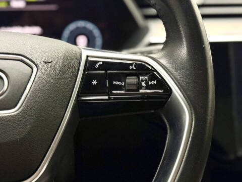 2021 Audi e-tron quattro Premium Plus