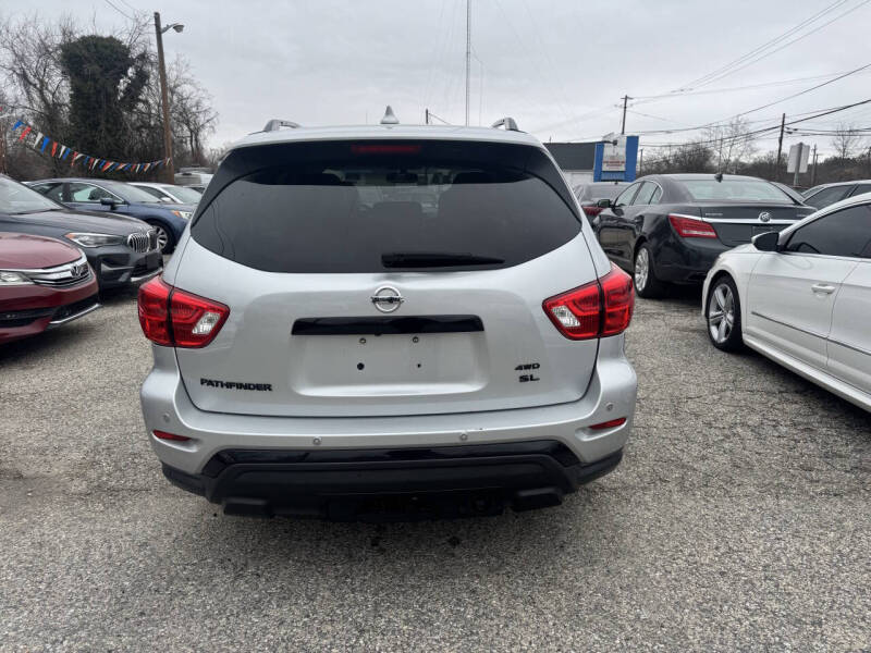 2020 Nissan Pathfinder SL