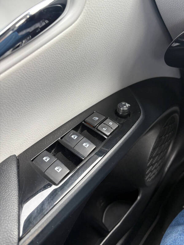 2017 Toyota Prius Three Touring