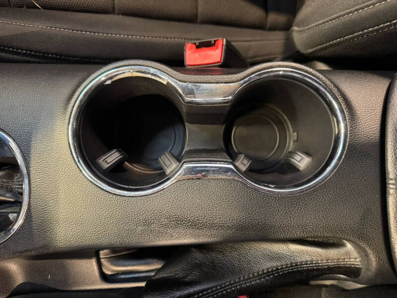 2017 Ford Mustang V6