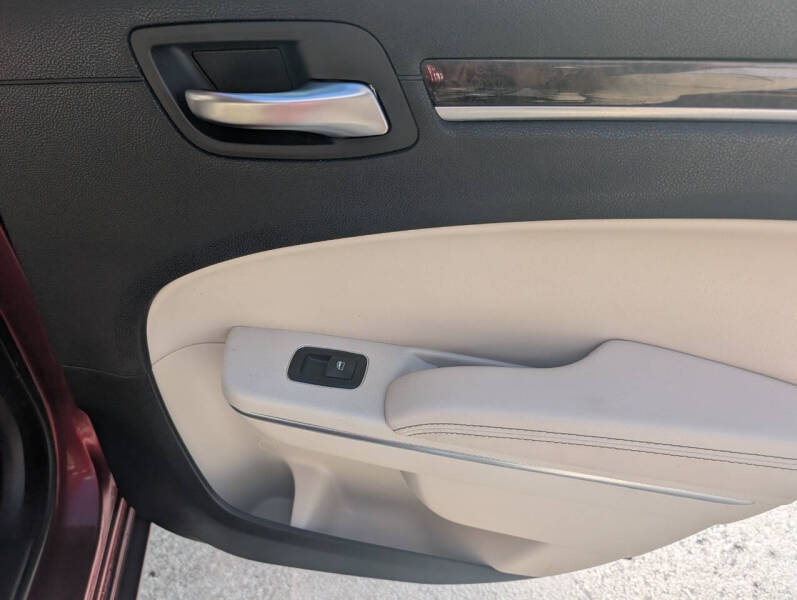 2018 Chrysler 300 Limited