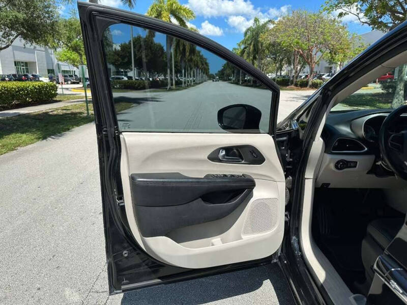 2020 Chrysler Pacifica Touring L
