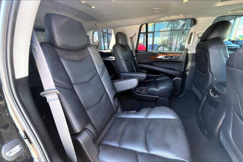 2018 Cadillac Escalade Luxury