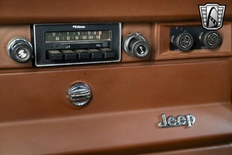 1984 Jeep J-20