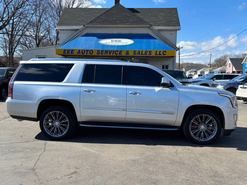 2019 Cadillac Escalade ESV AWD Luxury's photo