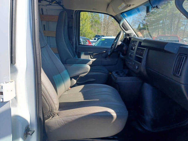 2022 GMC Savana 2500