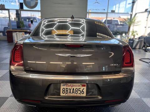 2018 Chrysler 300 S