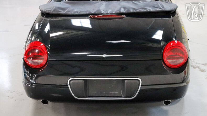 2002 Ford Thunderbird Deluxe