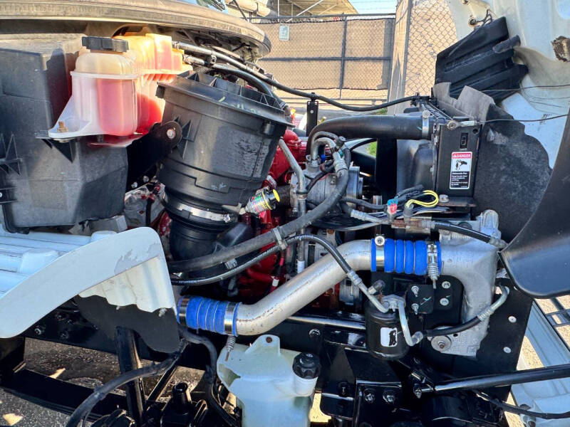 2017 Freightliner M2 106