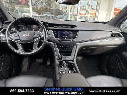 2022 Cadillac XT5 Premium Luxury