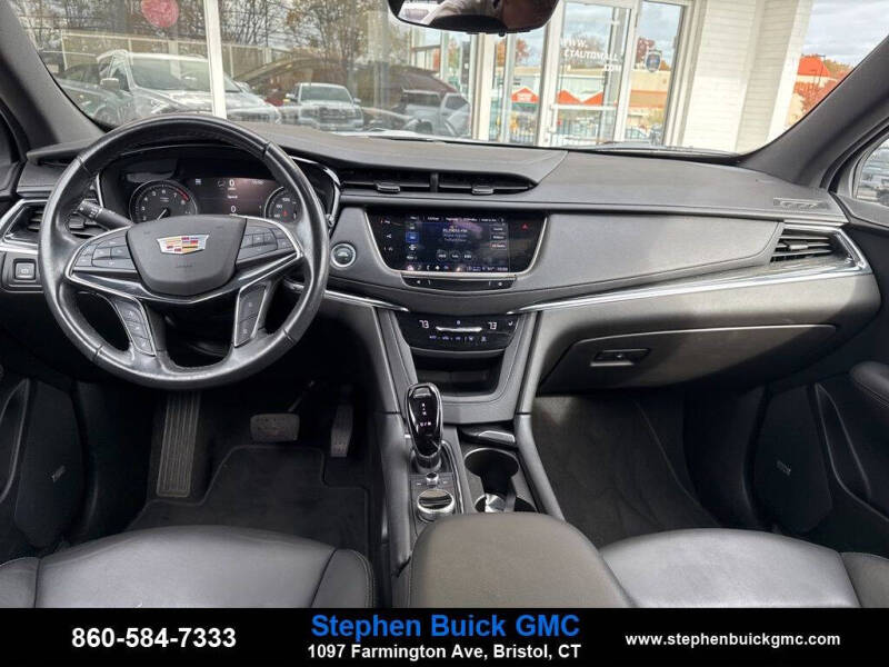 2022 Cadillac XT5 Premium Luxury