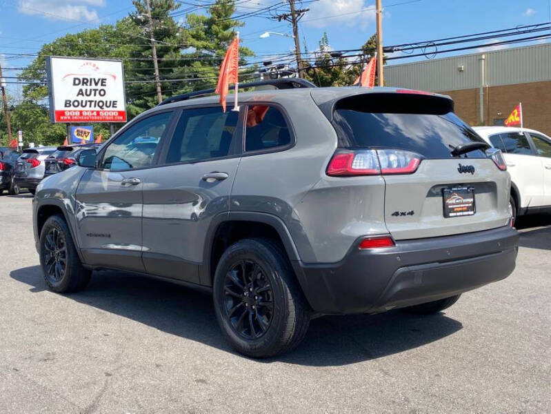 2023 Jeep Cherokee Altitude Lux