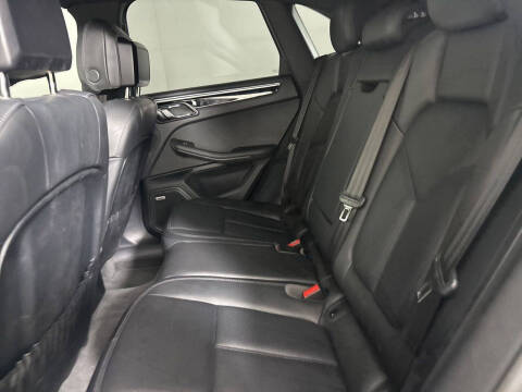 2022 Porsche Macan