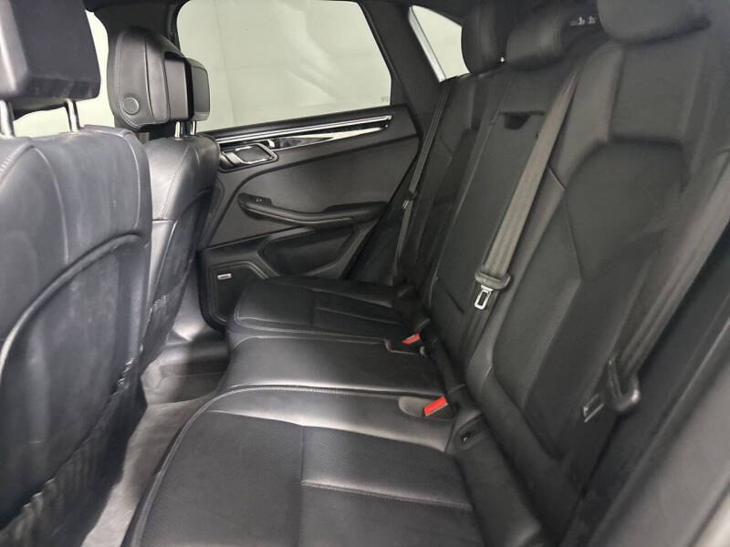 2022 Porsche Macan