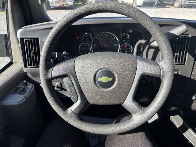 2025 Chevrolet Express 2500