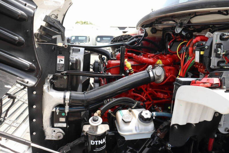 2017 Freightliner M2 106