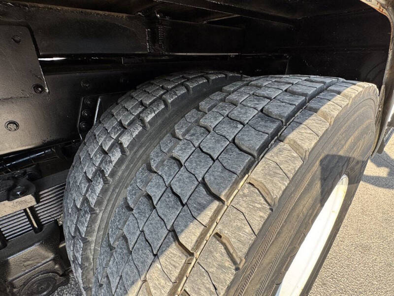 2017 Freightliner M2 106