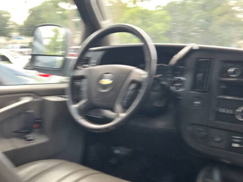 2023 Chevrolet Express 2500