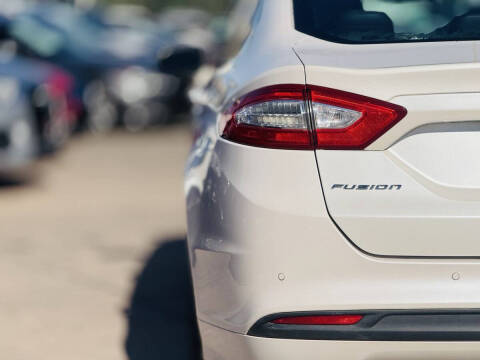 2016 Ford Fusion Hybrid SE