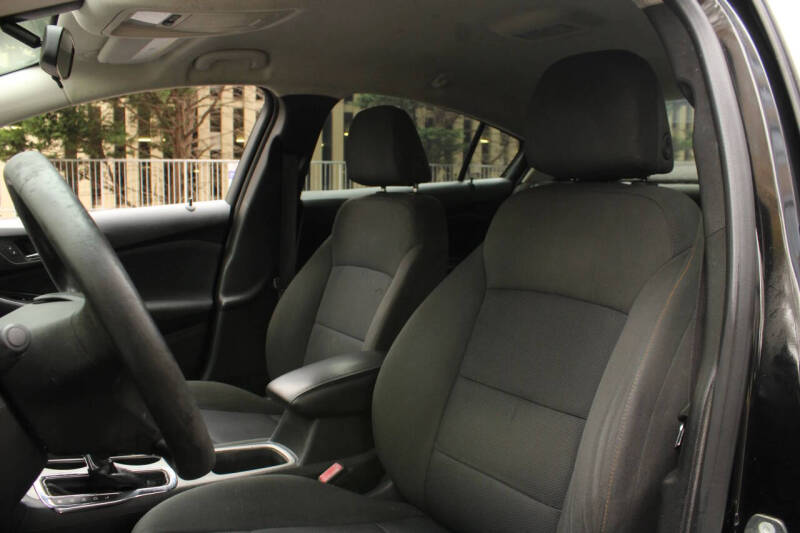 2018 Chevrolet Cruze LS Auto