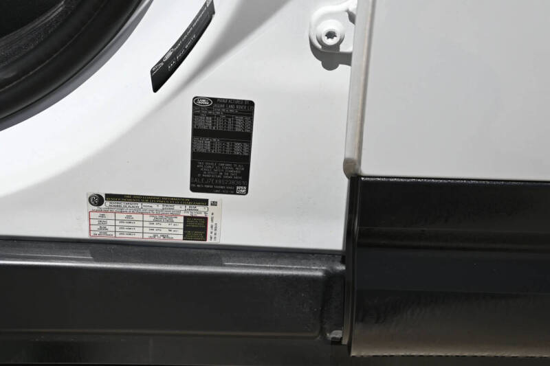 2025 Land Rover Defender 110 P300 S