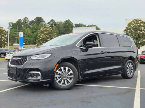 2024 Chrysler Pacifica Plug-In Hybrid Select