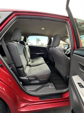 2014 Toyota Prius v Two