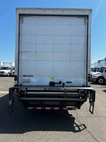 2021 Freightliner M2 106