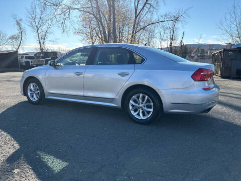 2016 Volkswagen Passat 1.8T R-Line