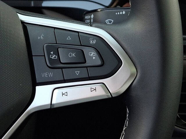 2024 Volkswagen Taos SEL 4Motion