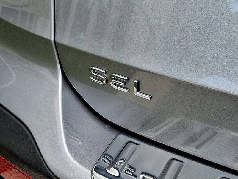 2025 Volkswagen Taos SEL 4Motion