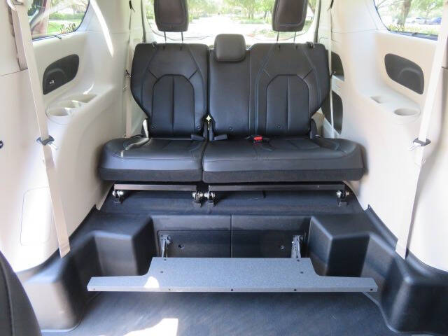 2021 Chrysler Pacifica Touring L