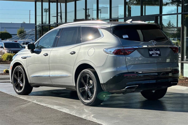2024 Buick Enclave Essence