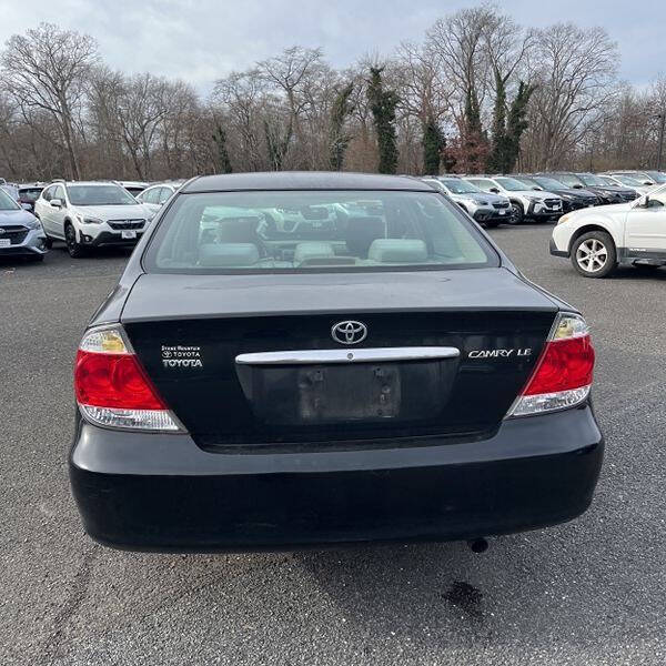 2005 Toyota Camry LE