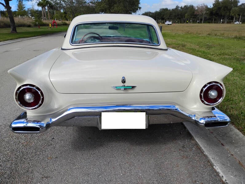 1957 Ford Thunderbird