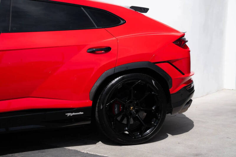 2024 Lamborghini Urus Performante
