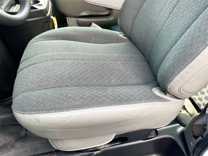 2023 Chevrolet Express 2500