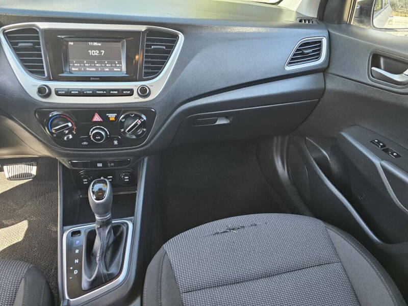 2022 Hyundai Accent SE