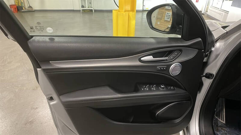 2020 Alfa Romeo Stelvio Ti Sport