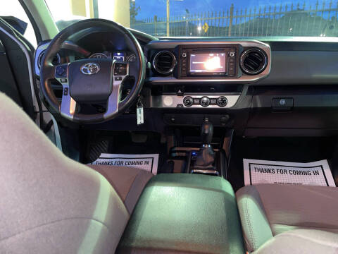 2017 Toyota Tacoma SR5 V6