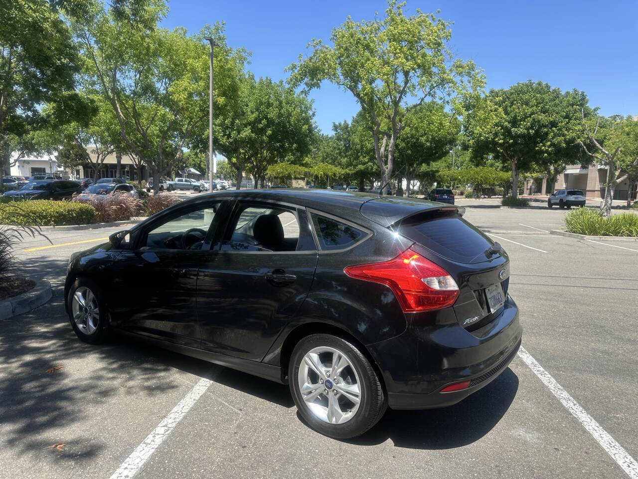 Black 2014 Ford Focus SE SE 4dr Hatchback 18