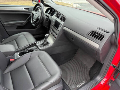 2017 Volkswagen Golf TSI Wolfsburg Edition